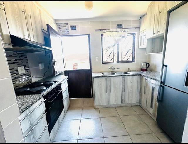 3 BEDROOM HOUSE FOR SALE IN WYEBANK